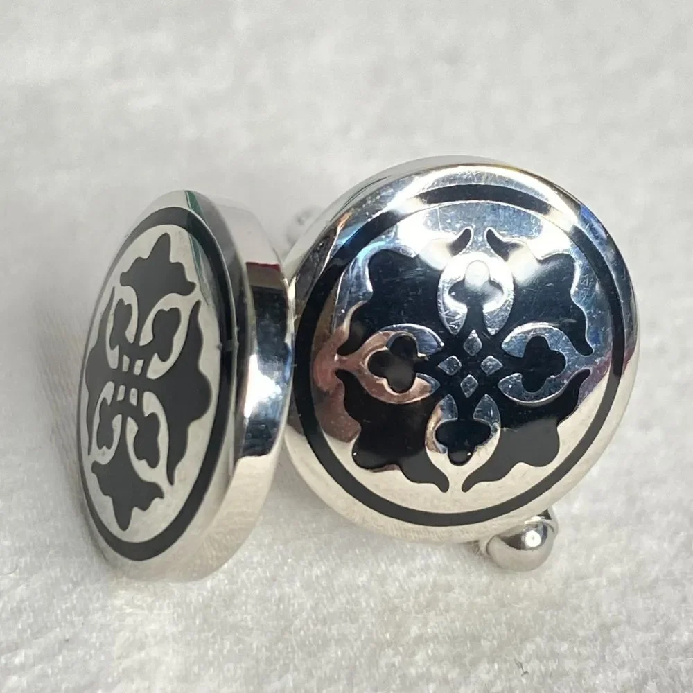 💎Round Cufflinks Black Enamel On Silver Tone Metal Flowery Geo Abstract Design